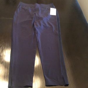 Athleta Brooklyn Ankle Pant Semi fitted with a mid-rise. Navy Blue Size 0